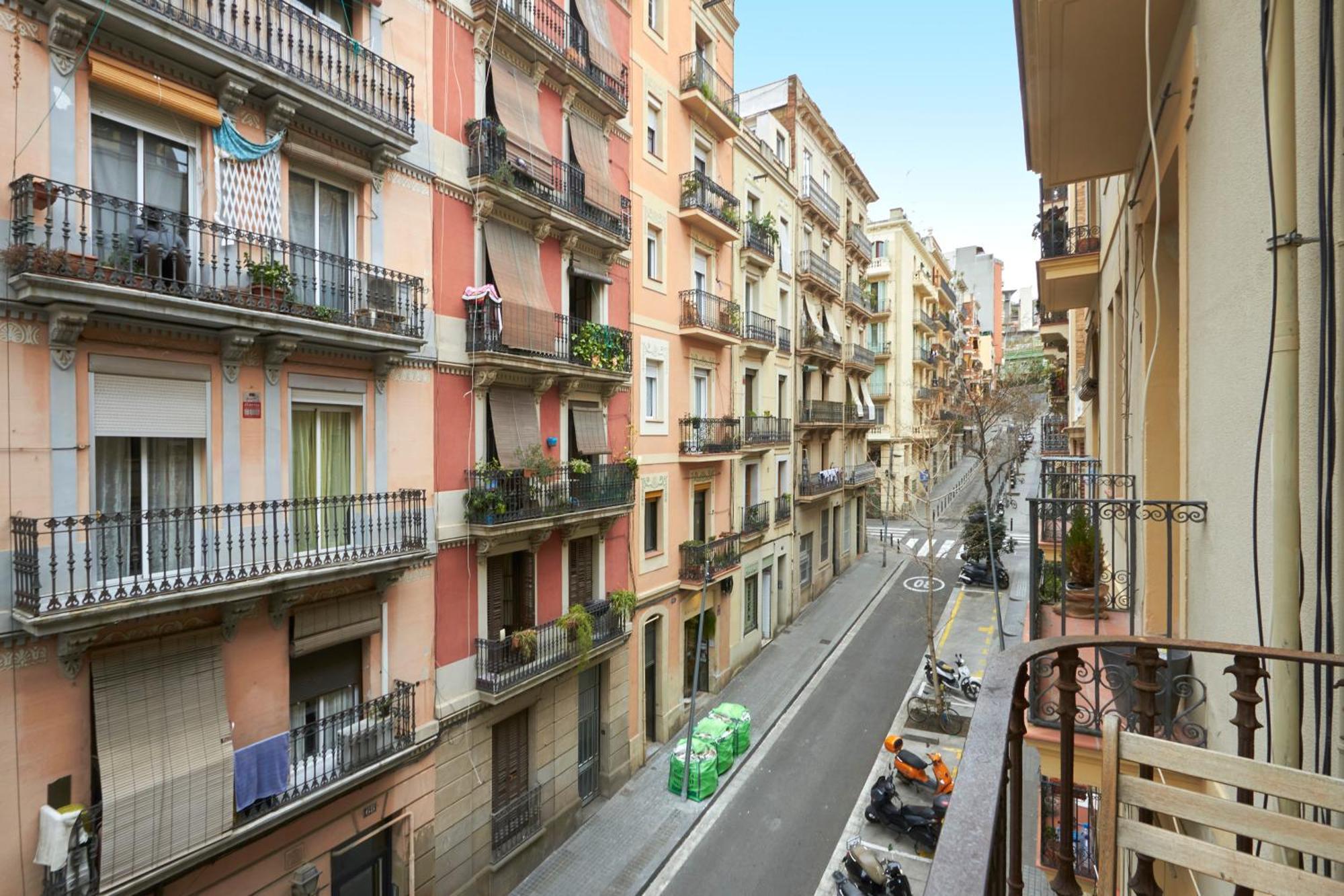64 Apartment In A Typical Barcelona'S Old Building Kültér fotó